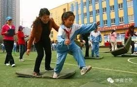 这位年轻前锋不负众望，在皇家马德里5-1战胜皇家贝蒂斯的比赛中，完成了职业生涯首个帽子戏法⚽✨ 来源：GOAL