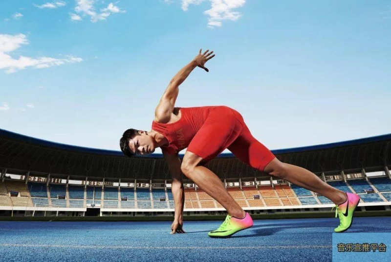 针尖对麦芒！维尼修斯比出＂15-0＂ 马竞球迷竖中