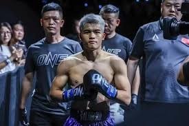 问下拜仁球迷，周六大家想吃几个汉堡！